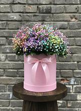 Цветочная композиция из Гипсофила и Розы в шляпной коробке в Тайдаково
