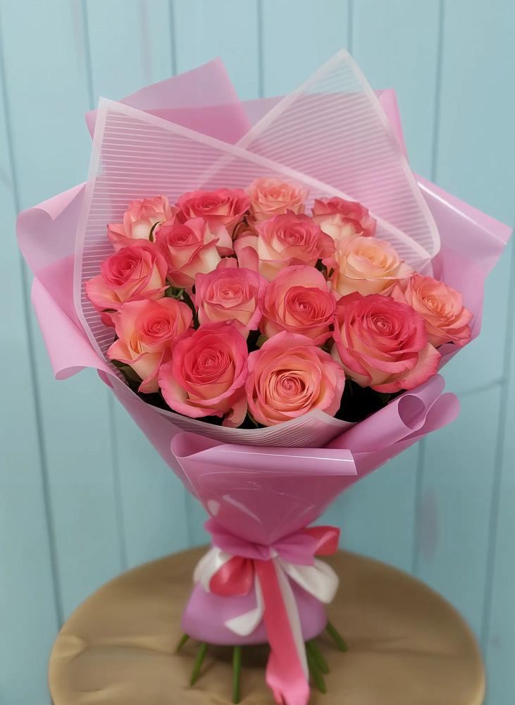 Букет 15 Розовых роз Равель в Тайдаково