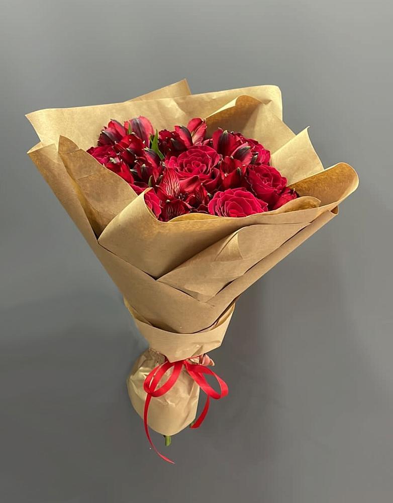 Букет цветов из: Альстромерии и Розы в Тайдаково