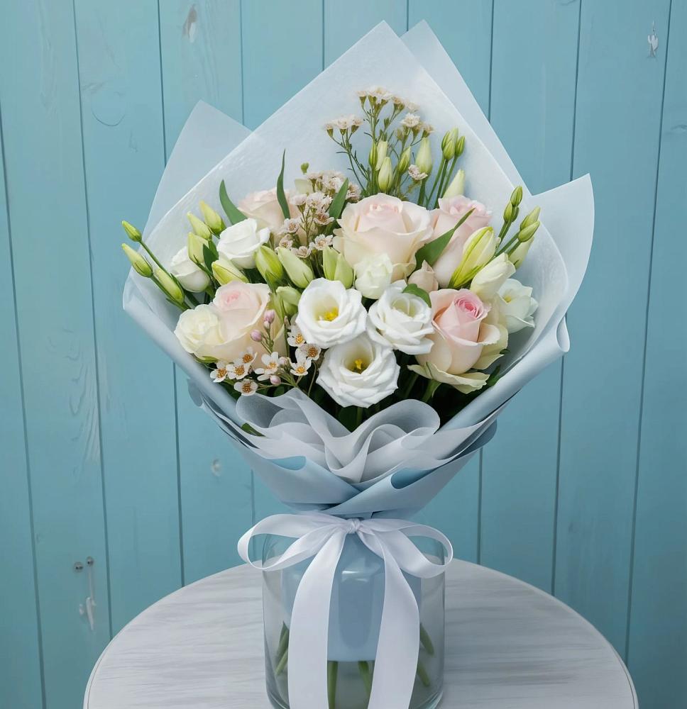 Букет цветов из: Розы и Лизиантусы в Тайдаково