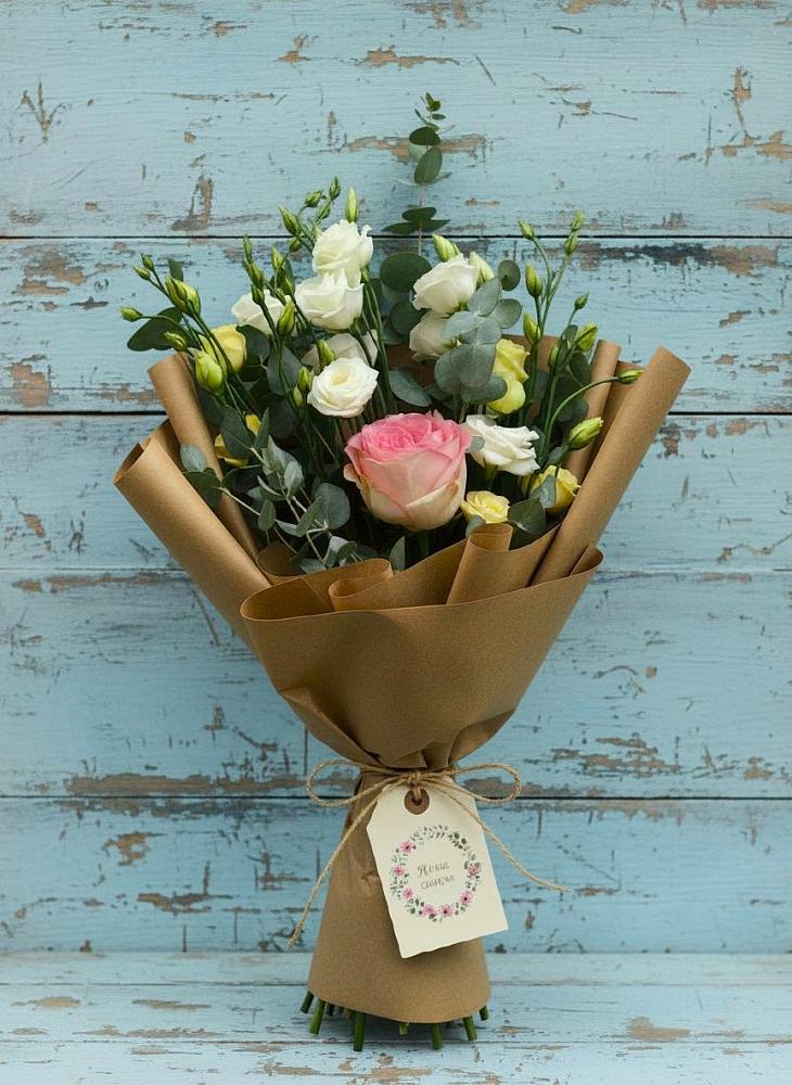 Букет цветов из: Розы и Лизиантусы в Тайдаково