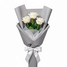Букет 3 белые розы в Тайдаково