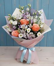 Букет цветов из:  Лизиантусы, Розы, Альстромерии и Гипсофила в Тайдаково