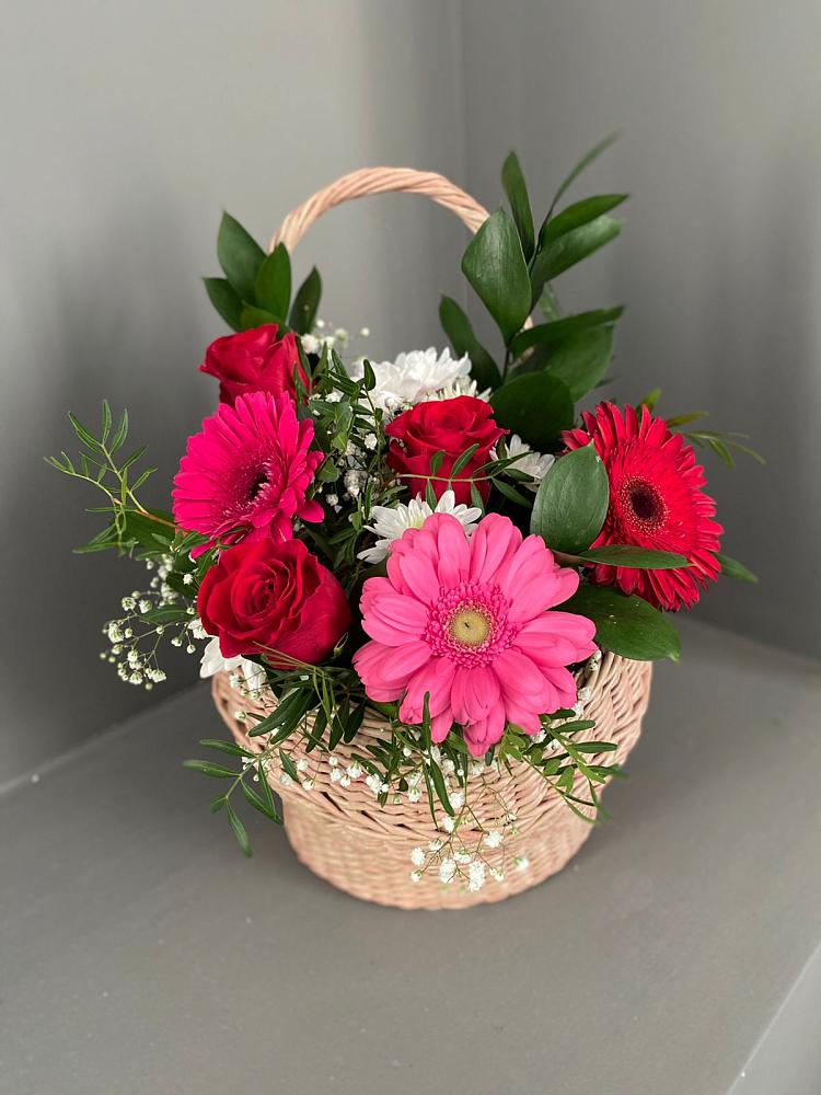 Цветочная композиция из Розы, Хризантемы и Герберы в корзине в Тайдаково
