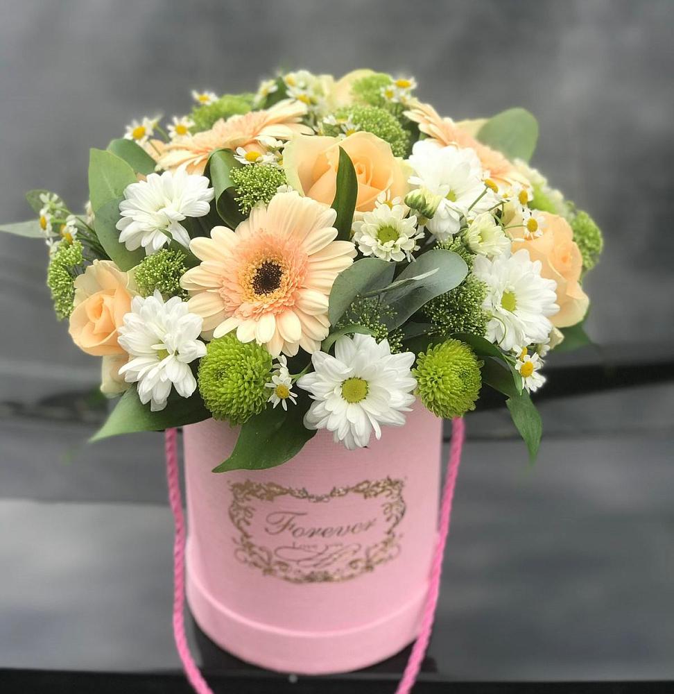 Цветочная композиция из Розы, Герберы и Хризантемы в шляпной коробке в Тайдаково