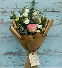 Букет цветов из:  Розы и Лизиантусы в Тайдаково