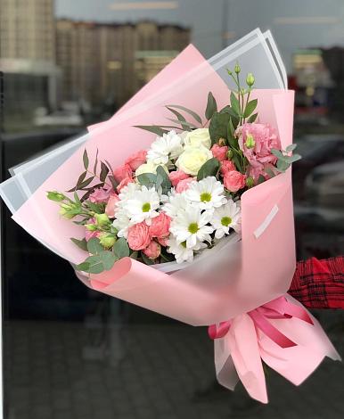 Букет цветов из: Розы, Лизиантусы и Хризантемы в Тайдаково