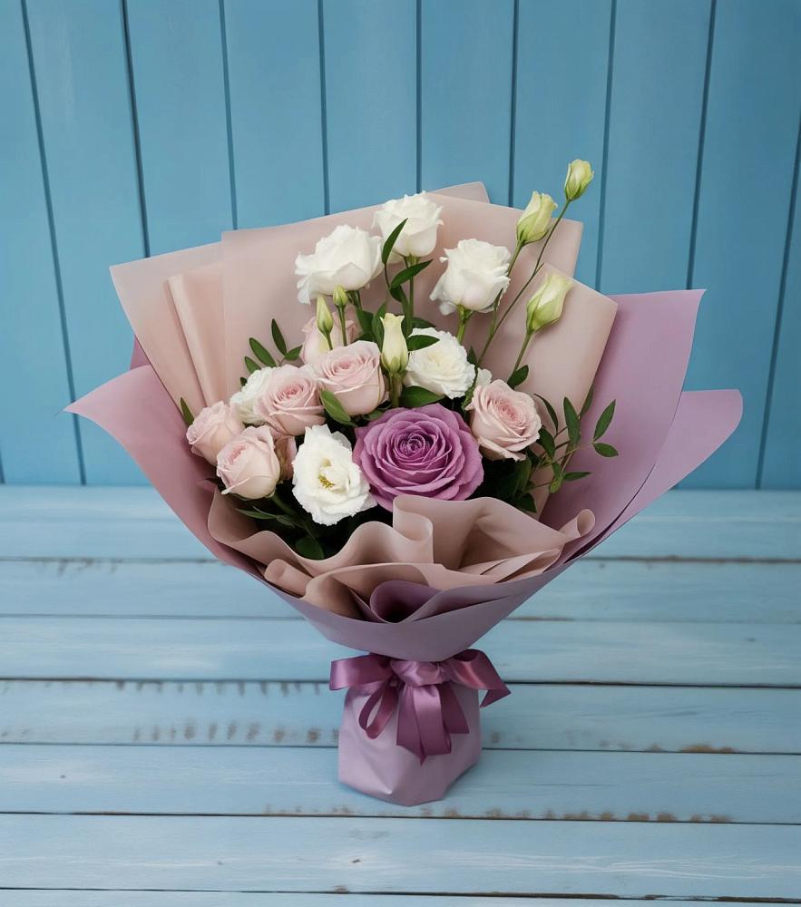 Букет цветов из: Розы и Лизиантусы в Тайдаково